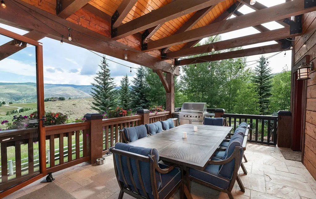 520 Old Creamery Road Home in Edwards, Colorado. Little Bear is a sprawling mountain estate spanning over three acres of Colorado canvas. The property is a true ode to nature, showcasing Colorado's beauty with its mature mountain landscaping, charming gardens, and a curated wildflower garden along the main drive.