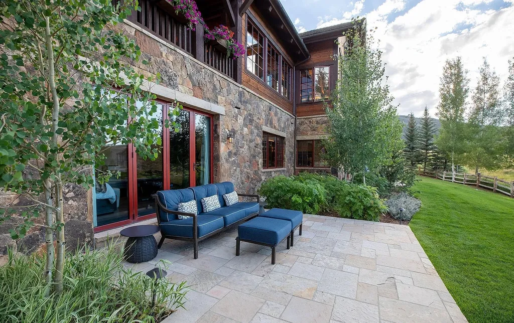 520 Old Creamery Road Home in Edwards, Colorado. Little Bear is a sprawling mountain estate spanning over three acres of Colorado canvas. The property is a true ode to nature, showcasing Colorado's beauty with its mature mountain landscaping, charming gardens, and a curated wildflower garden along the main drive.