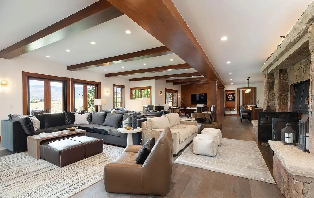 520 Old Creamery Road Home in Edwards, Colorado. Little Bear is a sprawling mountain estate spanning over three acres of Colorado canvas. The property is a true ode to nature, showcasing Colorado's beauty with its mature mountain landscaping, charming gardens, and a curated wildflower garden along the main drive.