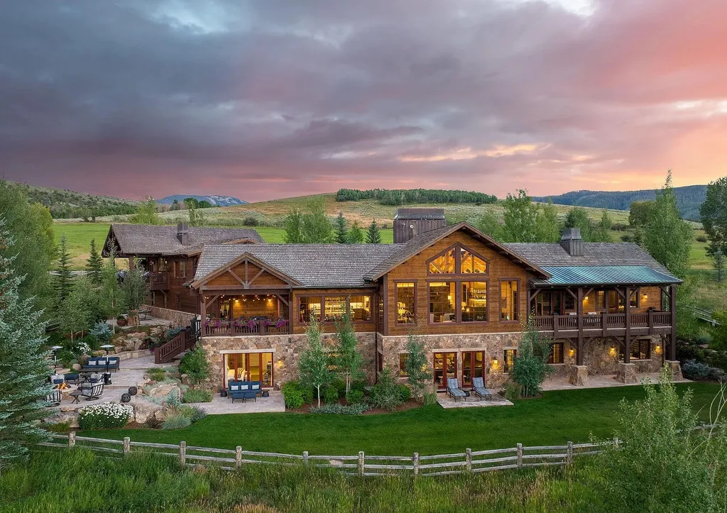 520 Old Creamery Road Home in Edwards, Colorado. Little Bear is a sprawling mountain estate spanning over three acres of Colorado canvas. The property is a true ode to nature, showcasing Colorado's beauty with its mature mountain landscaping, charming gardens, and a curated wildflower garden along the main drive.