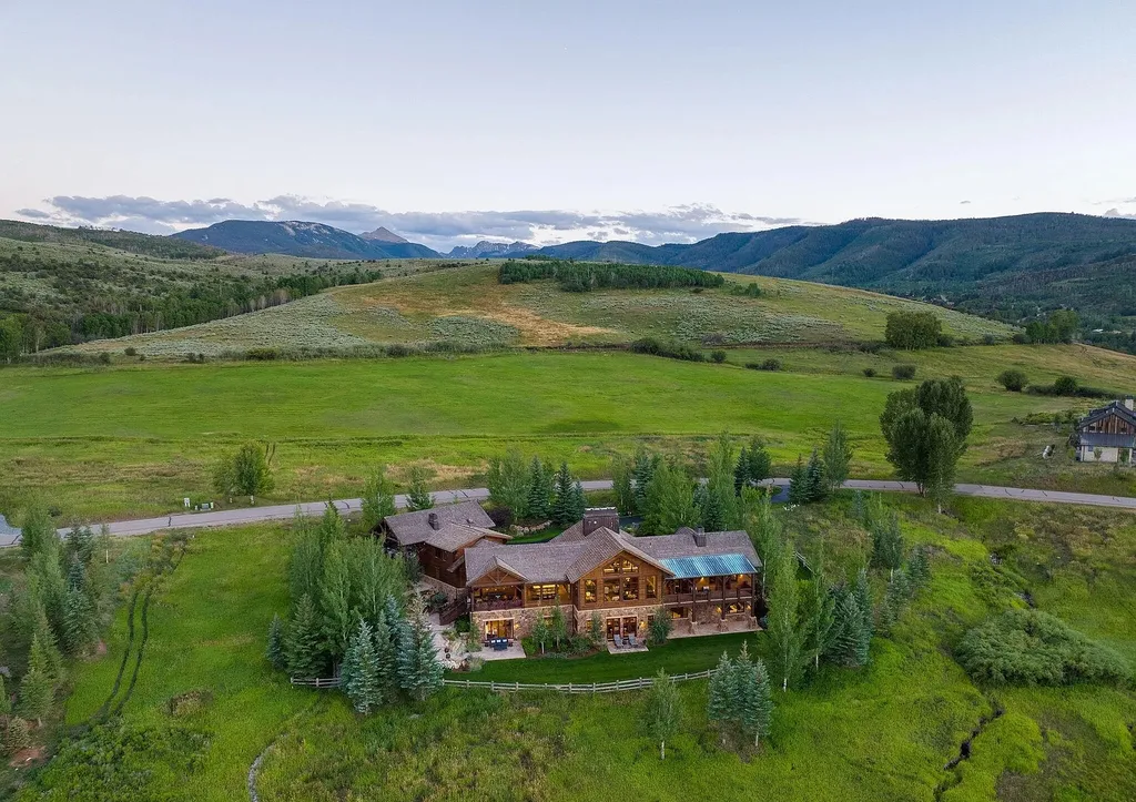 520 Old Creamery Road Home in Edwards, Colorado. Little Bear is a sprawling mountain estate spanning over three acres of Colorado canvas. The property is a true ode to nature, showcasing Colorado's beauty with its mature mountain landscaping, charming gardens, and a curated wildflower garden along the main drive.