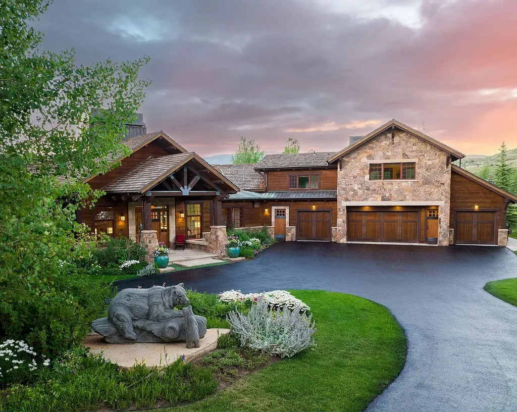 520 Old Creamery Road Home in Edwards, Colorado. Little Bear is a sprawling mountain estate spanning over three acres of Colorado canvas. The property is a true ode to nature, showcasing Colorado's beauty with its mature mountain landscaping, charming gardens, and a curated wildflower garden along the main drive.