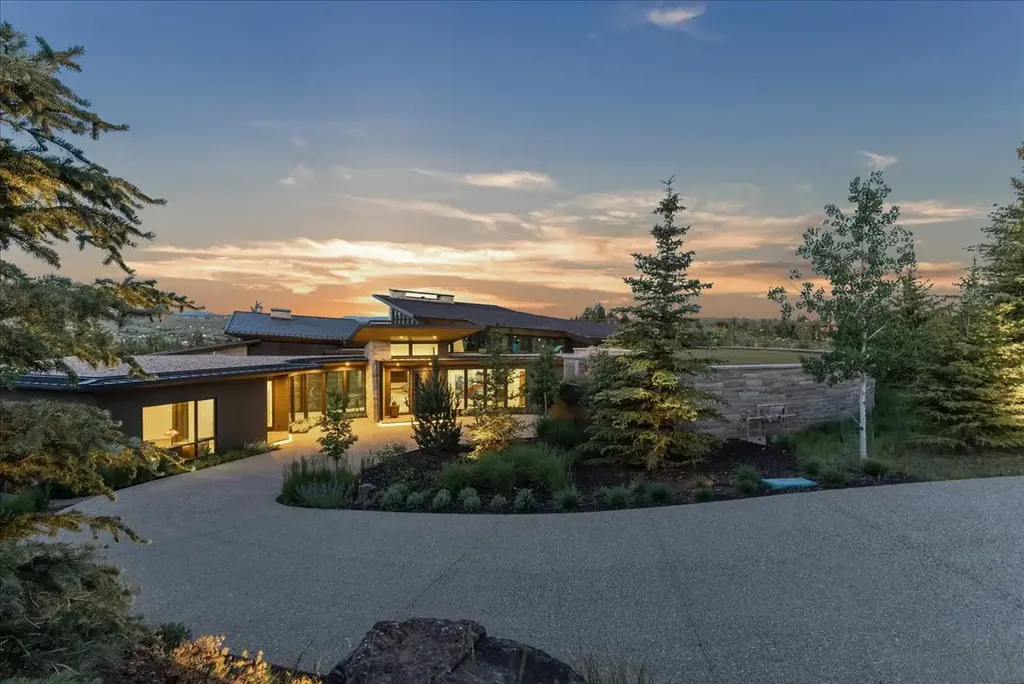 800 Hollyhock Street 142 Home in Park City, Utah. Indulge in the essence of opulent living as you step into this meticulously designed single-level haven, gracing the 7th hole of the renowned Glenwild Golf Course. Crafted by the visionary architect Michael Upwall and impeccably executed by Hess Construction, this brand-new residence epitomizes the art of effortless living.