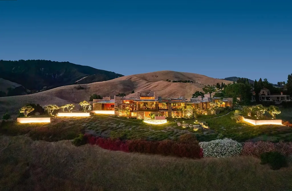81 Eagle Ridge Place Home in Danville, California. Discover the pinnacle of luxury living in this custom-built gated estate atop Blackhawk Country Club's exclusive Eagle Ridge. Spanning 4.54 acres with 26,627+/- sqft on 2 levels, this masterpiece offers breathtaking views, opulent design, and world-class amenities.