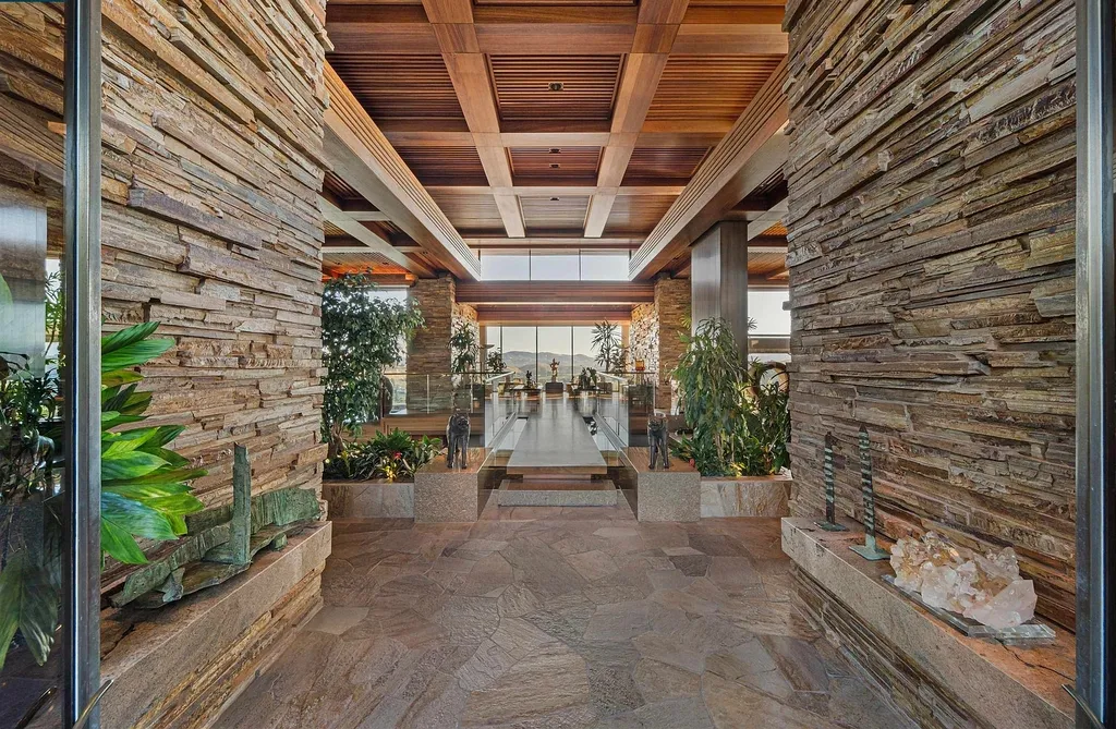 81 Eagle Ridge Place Home in Danville, California. Discover the pinnacle of luxury living in this custom-built gated estate atop Blackhawk Country Club's exclusive Eagle Ridge. Spanning 4.54 acres with 26,627+/- sqft on 2 levels, this masterpiece offers breathtaking views, opulent design, and world-class amenities.