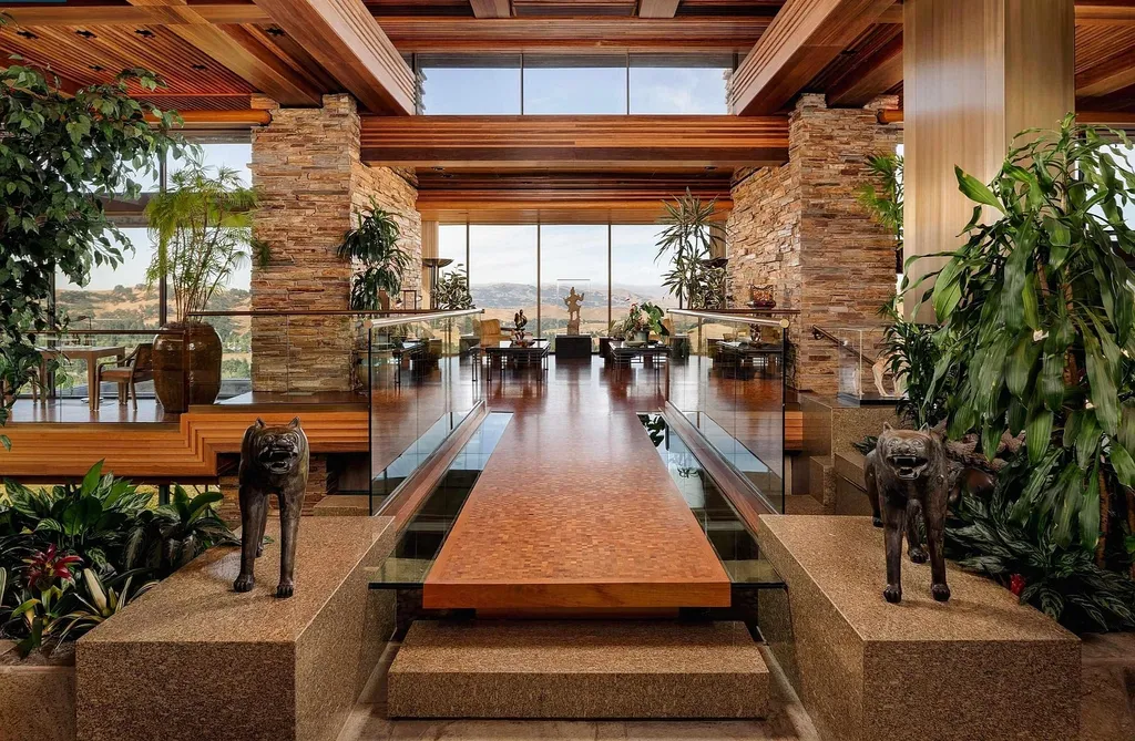 81 Eagle Ridge Place Home in Danville, California. Discover the pinnacle of luxury living in this custom-built gated estate atop Blackhawk Country Club's exclusive Eagle Ridge. Spanning 4.54 acres with 26,627+/- sqft on 2 levels, this masterpiece offers breathtaking views, opulent design, and world-class amenities.