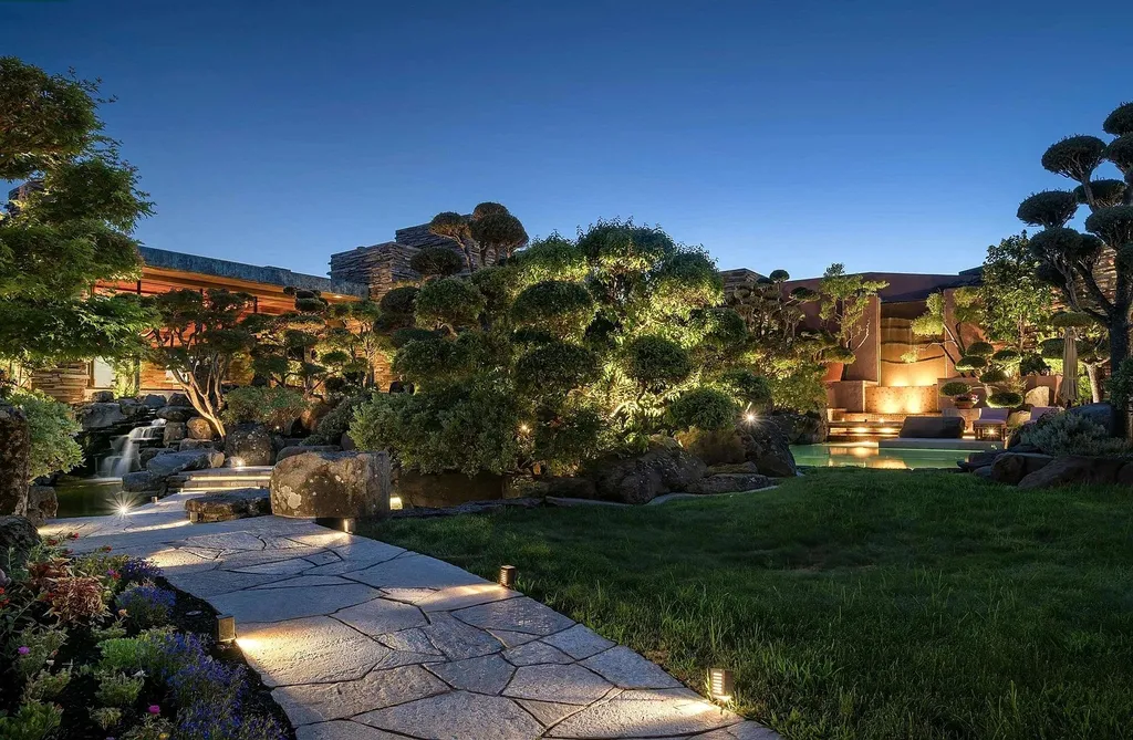 81 Eagle Ridge Place Home in Danville, California. Discover the pinnacle of luxury living in this custom-built gated estate atop Blackhawk Country Club's exclusive Eagle Ridge. Spanning 4.54 acres with 26,627+/- sqft on 2 levels, this masterpiece offers breathtaking views, opulent design, and world-class amenities.