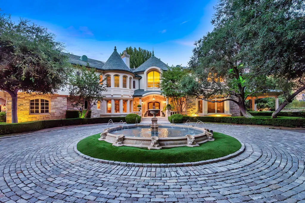 997 Brook Meadow Court Home in Westlake Village, California. Experience the epitome of luxury in this French country masterpiece located in the prestigious North Ranch Country Club Estates. Designed by renowned architect Ron Firestone, this iconic estate features a grand entry, theater, elevator, formal dining, bonus room, wine cellar, and a stunning primary suite. 