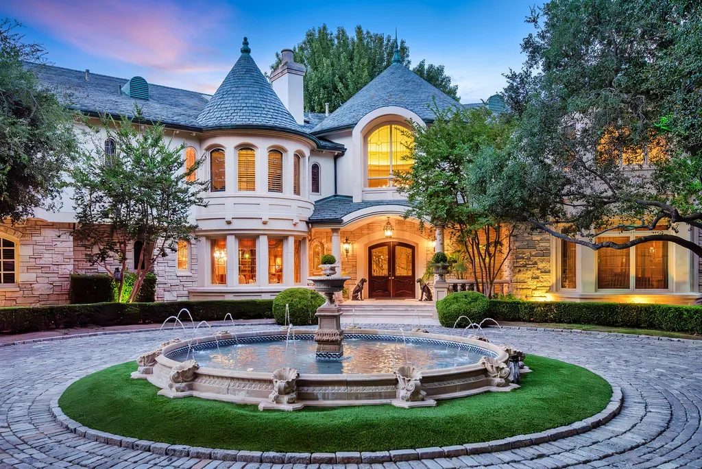 997 Brook Meadow Court Home in Westlake Village, California. Experience the epitome of luxury in this French country masterpiece located in the prestigious North Ranch Country Club Estates. Designed by renowned architect Ron Firestone, this iconic estate features a grand entry, theater, elevator, formal dining, bonus room, wine cellar, and a stunning primary suite. 