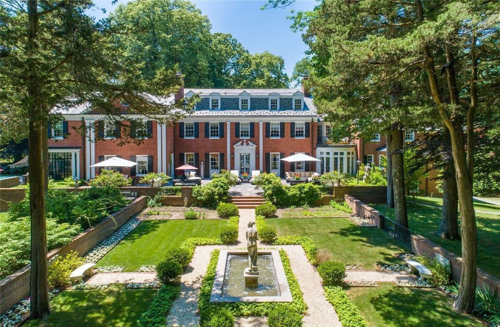 A Magnificent Historic Estate with Modern Amenities in Muttontown, New York, Offered at $8.849 Million