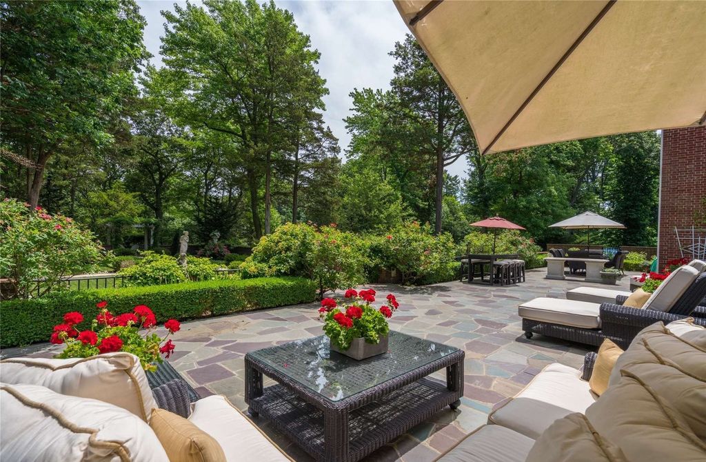 A Magnificent Historic Estate with Modern Amenities in Muttontown, New York, Offered at $8.849 Million