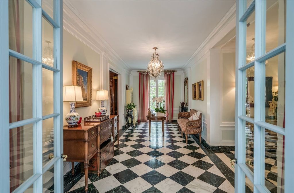 A Magnificent Historic Estate with Modern Amenities in Muttontown, New York, Offered at $8.849 Million