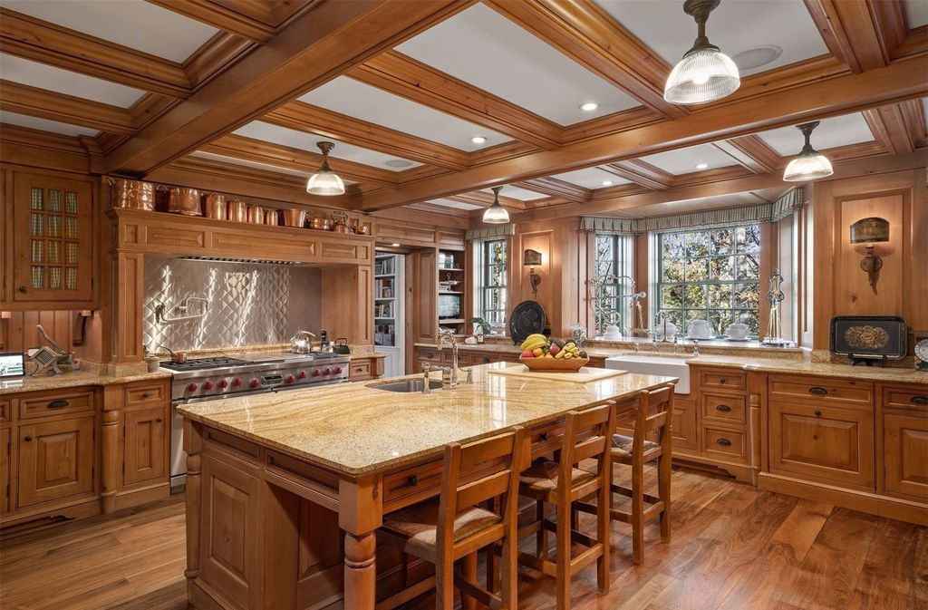 A Magnificent Historic Estate with Modern Amenities in Muttontown, New York, Offered at $8.849 Million