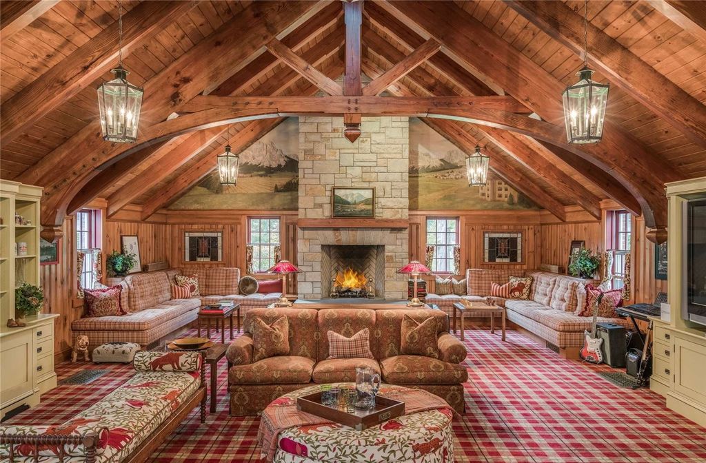 A Magnificent Historic Estate with Modern Amenities in Muttontown, New York, Offered at $8.849 Million