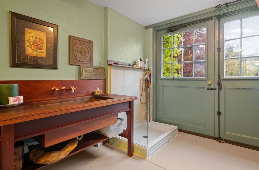 A Magnificent Historic Estate with Modern Amenities in Muttontown, New York, Offered at $8.849 Million
