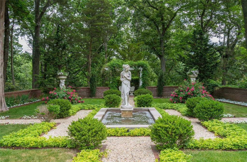 A Magnificent Historic Estate with Modern Amenities in Muttontown, New York, Offered at $8.849 Million