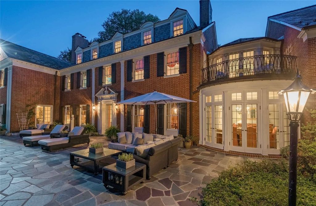 A Magnificent Historic Estate with Modern Amenities in Muttontown New York Offered at 8.849 Million 27