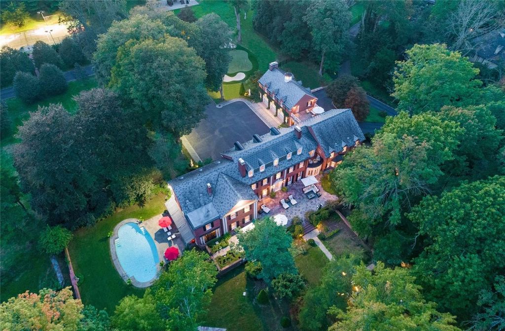 A Magnificent Historic Estate with Modern Amenities in Muttontown New York Offered at 8.849 Million 28