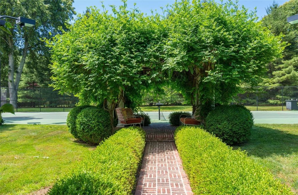 A Magnificent Historic Estate with Modern Amenities in Muttontown, New York, Offered at $8.849 Million