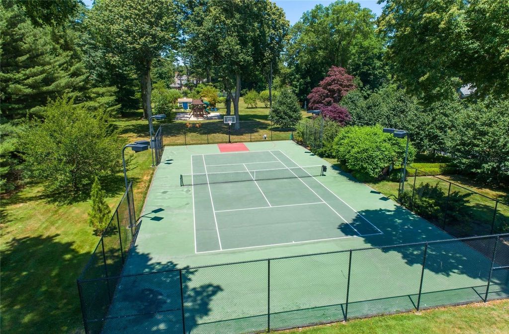 A Magnificent Historic Estate with Modern Amenities in Muttontown, New York, Offered at $8.849 Million