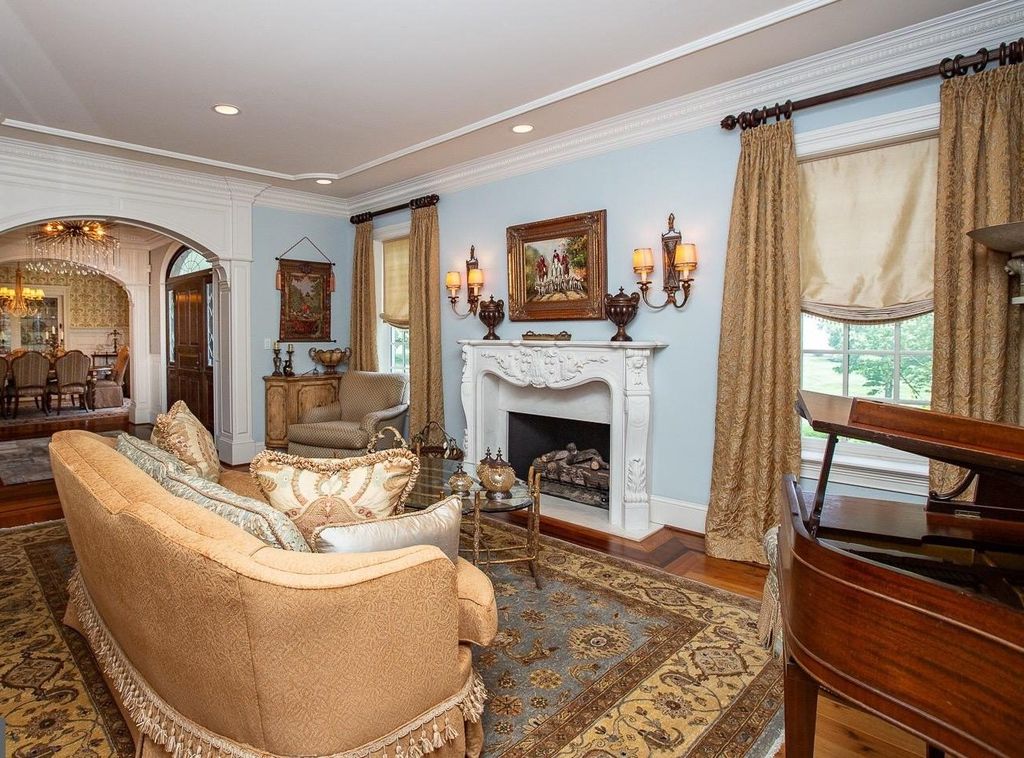Captivating $2.65 Million Lower Gwynedd, Pennsylvania Residence: A Perfect Example of Elegance in Exquisite Landscaped Surrounding