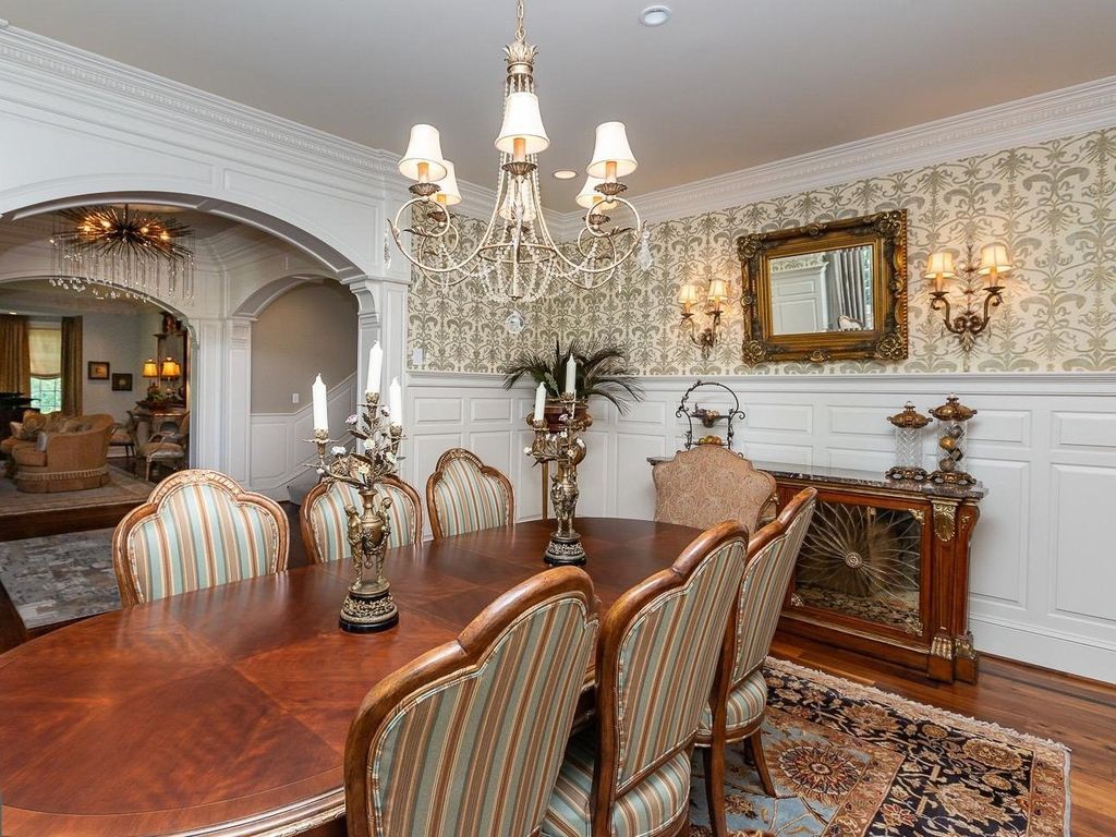 Captivating $2.65 Million Lower Gwynedd, Pennsylvania Residence: A Perfect Example of Elegance in Exquisite Landscaped Surrounding