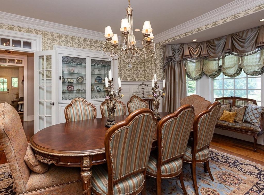 Captivating $2.65 Million Lower Gwynedd, Pennsylvania Residence: A Perfect Example of Elegance in Exquisite Landscaped Surrounding