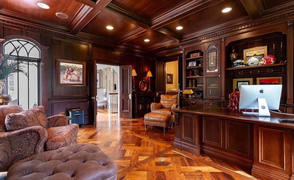 Captivating $2.65 Million Lower Gwynedd, Pennsylvania Residence: A Perfect Example of Elegance in Exquisite Landscaped Surrounding