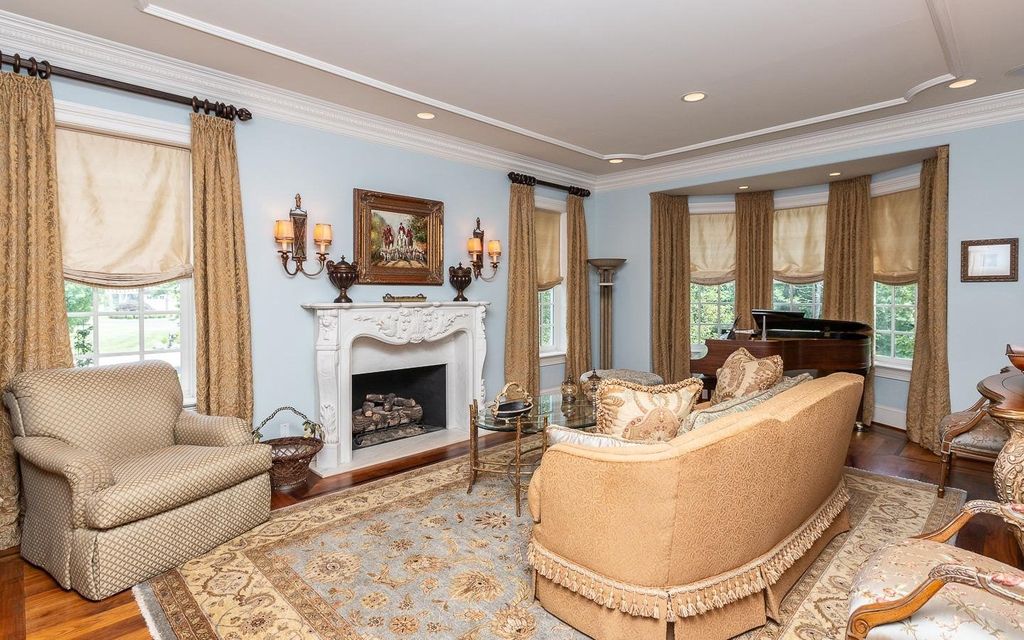 Captivating $2.65 Million Lower Gwynedd, Pennsylvania Residence: A Perfect Example of Elegance in Exquisite Landscaped Surrounding