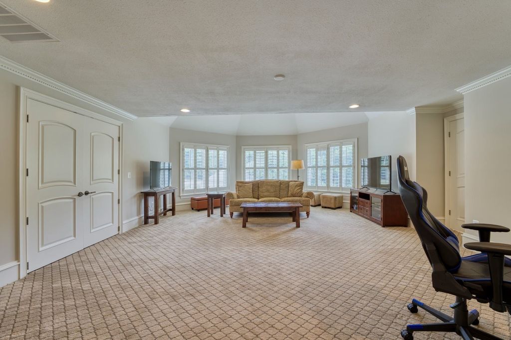 Captivating Regal Retreat: Exquisite Home with Lush Grounds in Leesburg's Beacon Hill, Virginia - Asking Price $3.1 Million