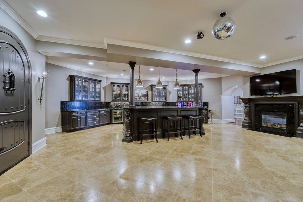 Captivating Regal Retreat: Exquisite Home with Lush Grounds in Leesburg's Beacon Hill, Virginia - Asking Price $3.1 Million