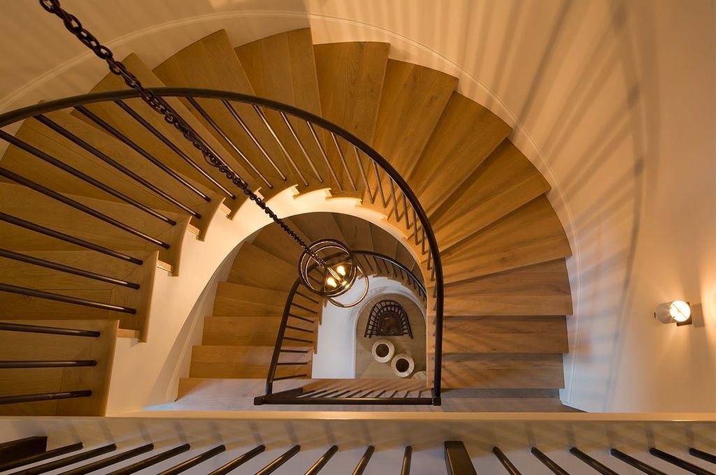 Gray Gables House, a Magnificent Estate by Ken Linsteadt Architects