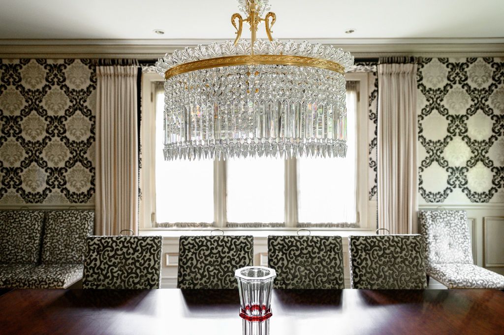 Harmonizing Timeless Charm with Modern Elegance: A French Tudor Masterpiece in Sewickley, Pennsylvania, Offered at $4.75 Million