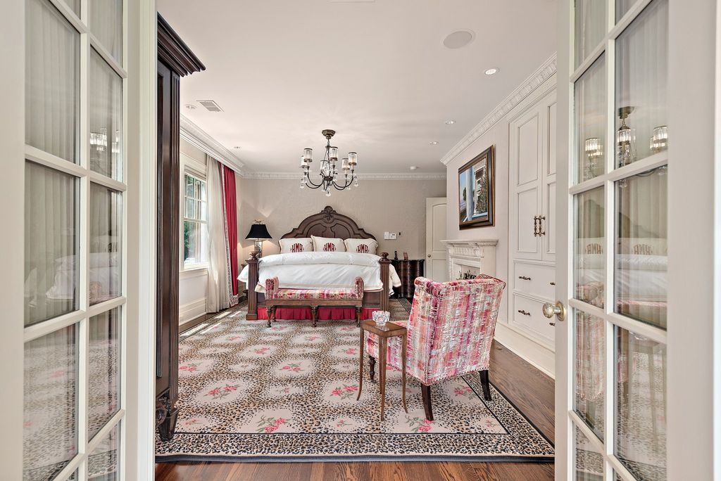 Harmonizing Timeless Charm with Modern Elegance: A French Tudor Masterpiece in Sewickley, Pennsylvania, Offered at $4.75 Million