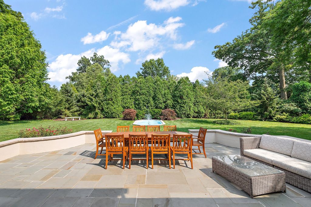 Harmonizing Timeless Charm with Modern Elegance: A French Tudor Masterpiece in Sewickley, Pennsylvania, Offered at $4.75 Million