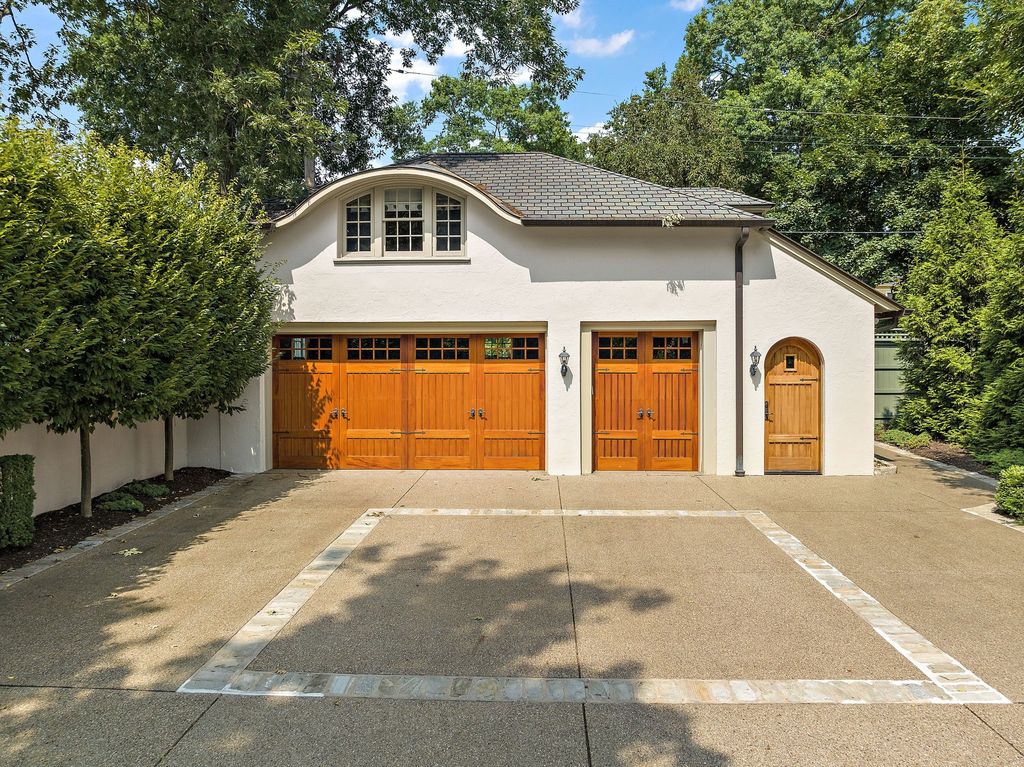 Harmonizing Timeless Charm with Modern Elegance: A French Tudor Masterpiece in Sewickley, Pennsylvania, Offered at $4.75 Million