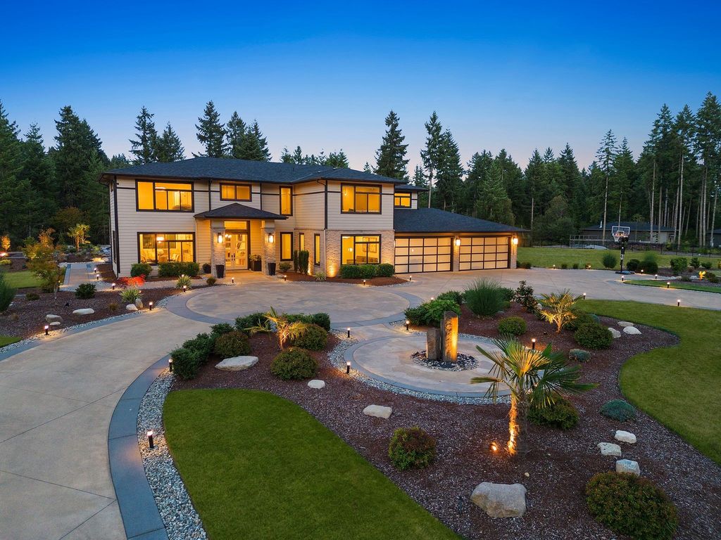 Home in Auburn, Washington Offered at $3.199 Million: A Seamless Blend of Contemporary Design and Ultimate Elegance
