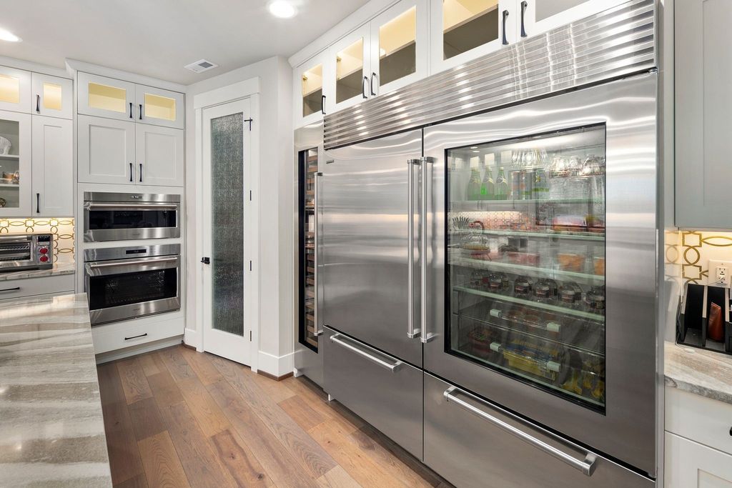 Home in Auburn, Washington Offered at $3.199 Million: A Seamless Blend of Contemporary Design and Ultimate Elegance