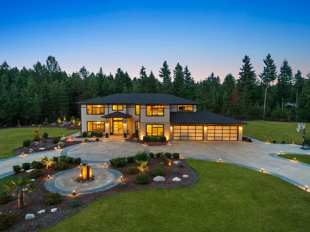 Home in Auburn, Washington Offered at $3.199 Million: A Seamless Blend of Contemporary Design and Ultimate Elegance
