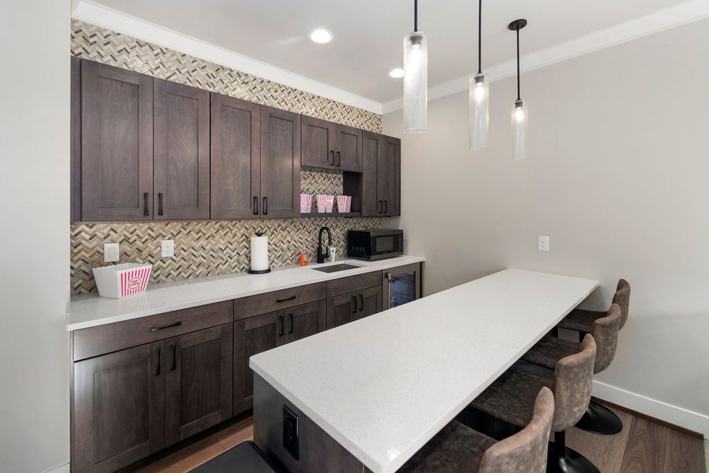 Home in Auburn, Washington Offered at $3.199 Million: A Seamless Blend of Contemporary Design and Ultimate Elegance