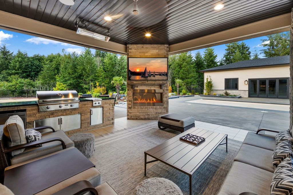 Home in Auburn, Washington Offered at $3.199 Million: A Seamless Blend of Contemporary Design and Ultimate Elegance