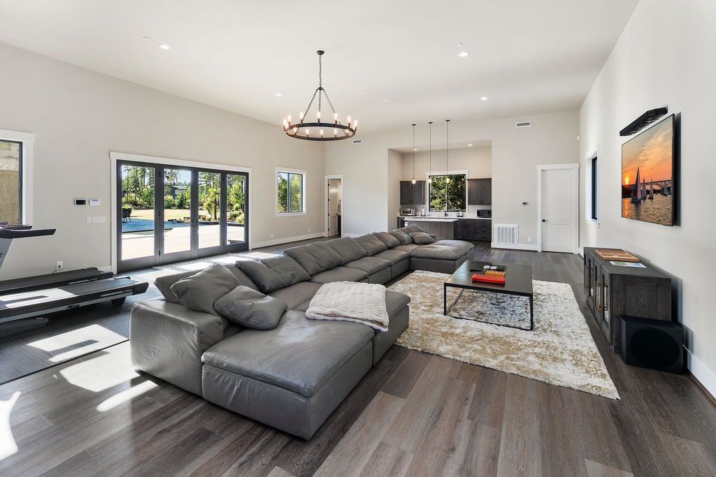 Home in Auburn, Washington Offered at $3.199 Million: A Seamless Blend of Contemporary Design and Ultimate Elegance