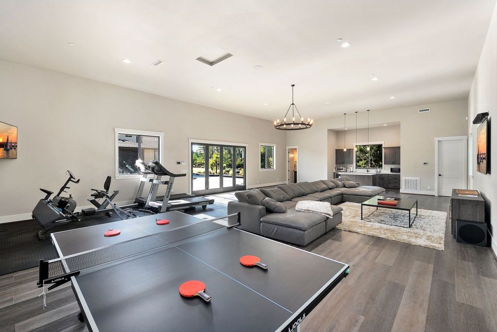 Home in Auburn, Washington Offered at $3.199 Million: A Seamless Blend of Contemporary Design and Ultimate Elegance