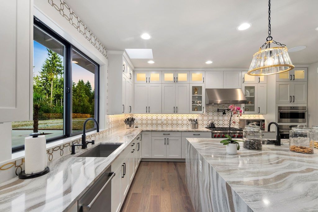 Home in Auburn, Washington Offered at $3.199 Million: A Seamless Blend of Contemporary Design and Ultimate Elegance