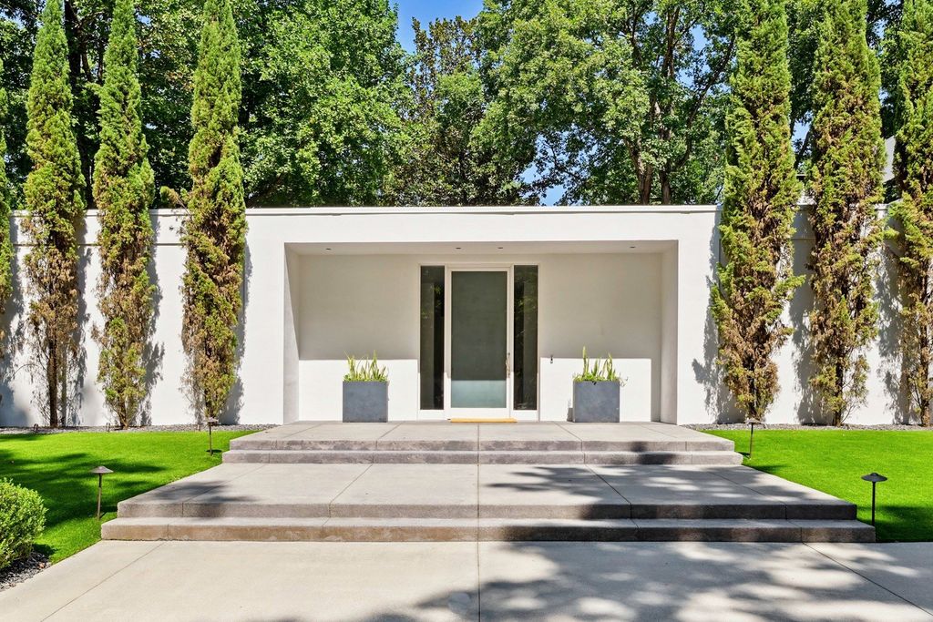 Iconic Contemporary Estate in Atlanta, Georgia: A Spectacular Landmark Listed at $2.35 Million