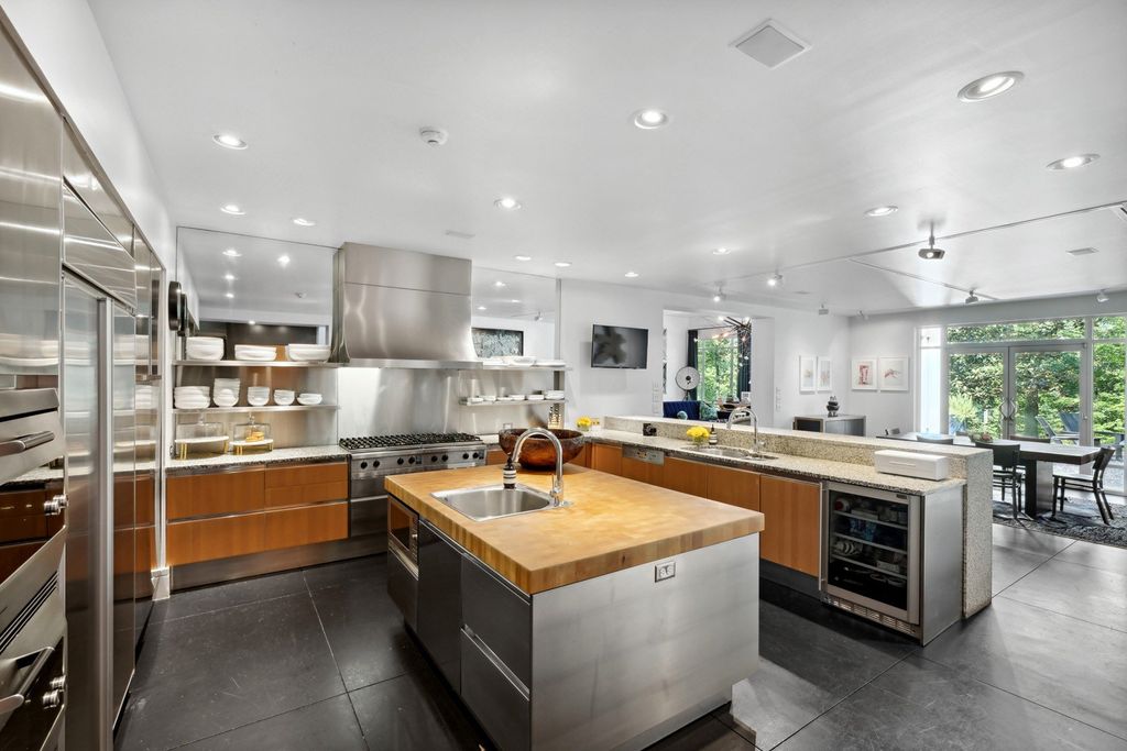 Iconic Contemporary Estate in Atlanta, Georgia: A Spectacular Landmark Listed at $2.35 Million