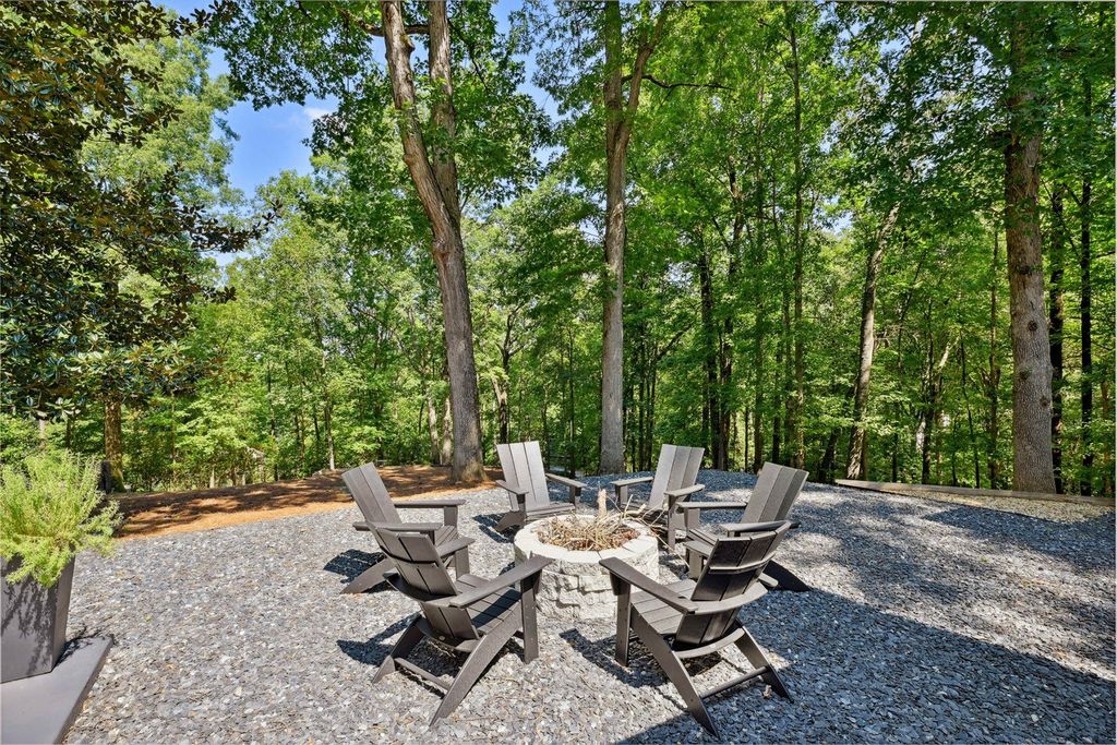 Iconic Contemporary Estate in Atlanta, Georgia: A Spectacular Landmark Listed at $2.35 Million
