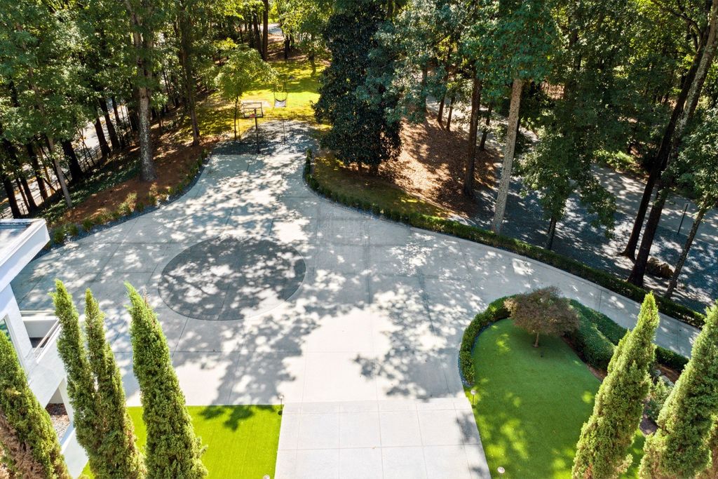 Iconic Contemporary Estate in Atlanta, Georgia: A Spectacular Landmark Listed at $2.35 Million