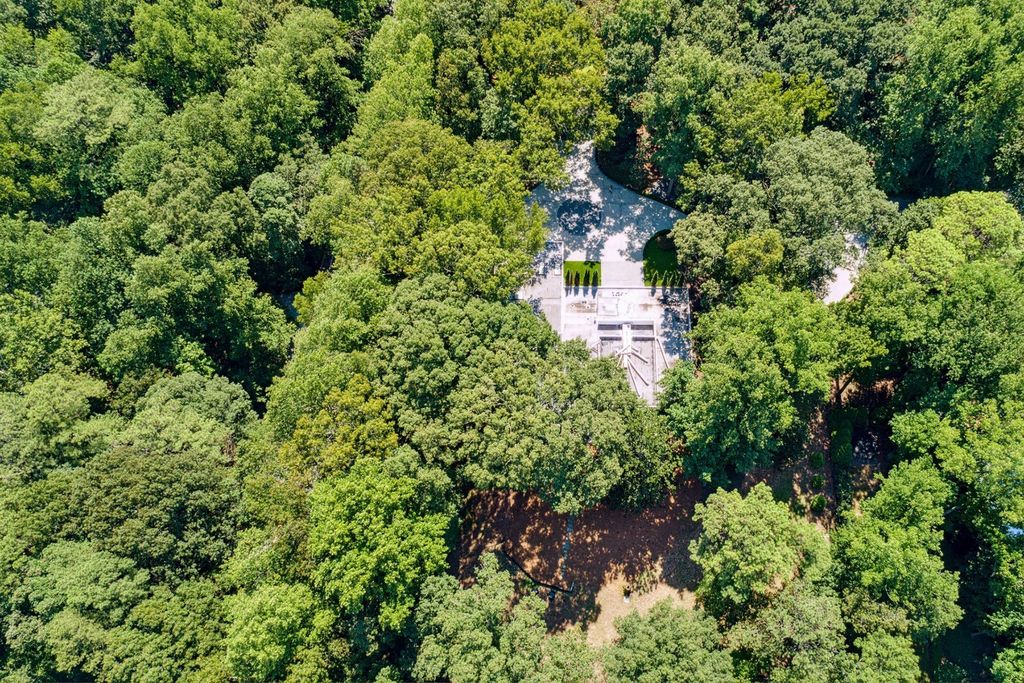 Iconic Contemporary Estate in Atlanta, Georgia: A Spectacular Landmark Listed at $2.35 Million