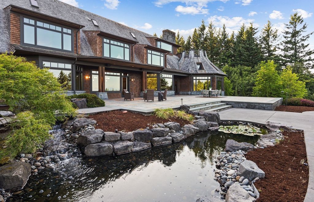 Secluded Elegance: $4.98 Million Portland, Oregon Estate Epitomizes Incomparable Retreat-Style Living